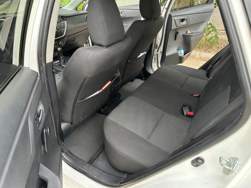 Toyota Auris 1.4, снимка 17 - Автомобили и джипове - 51483353