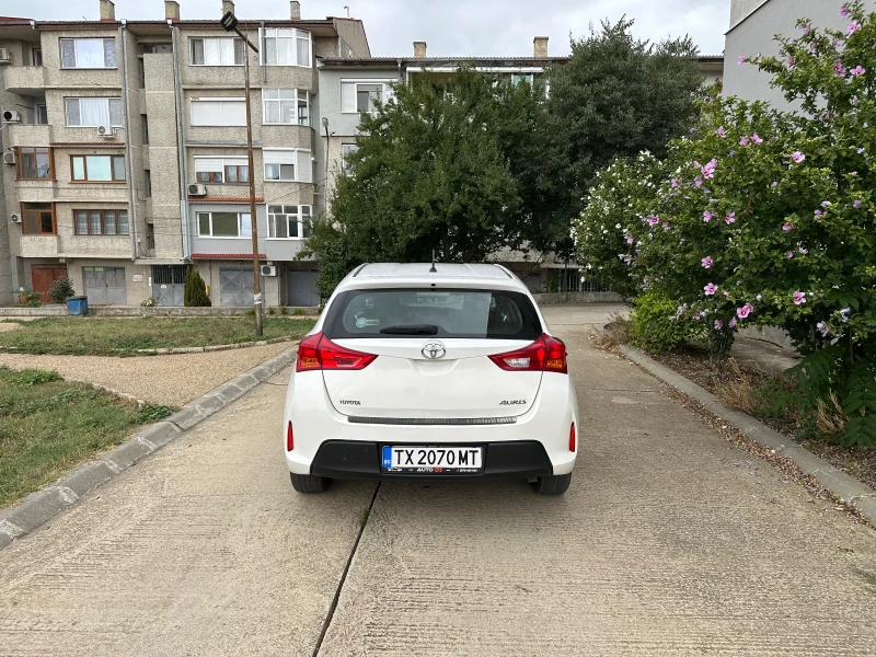 Toyota Auris 1.4, снимка 7 - Автомобили и джипове - 51483353
