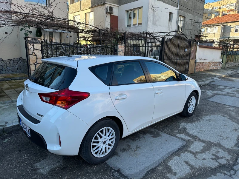 Toyota Auris 1.4, снимка 3 - Автомобили и джипове - 48520581