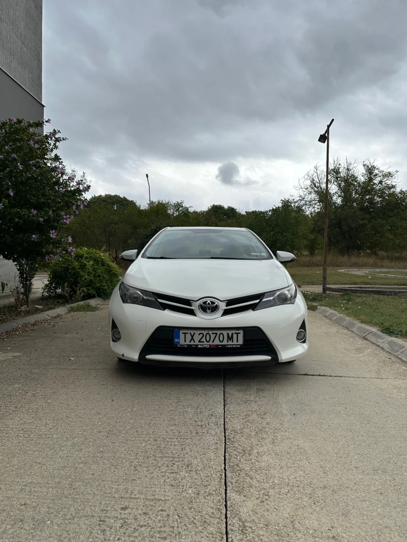 Toyota Auris 1.4, снимка 2 - Автомобили и джипове - 51483353