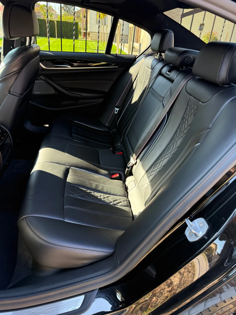 BMW 530 xDrive, снимка 13 - Автомобили и джипове - 52579839