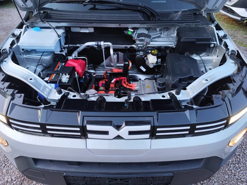 Dacia Spring Expression, снимка 15 - Автомобили и джипове - 52448472