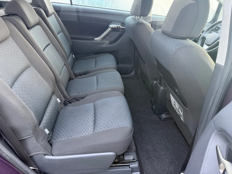 Toyota Verso 1.8i, снимка 14 - Автомобили и джипове - 52547715