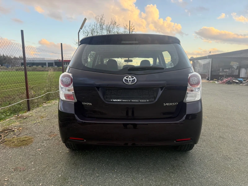 Toyota Verso 1.8i, снимка 6 - Автомобили и джипове - 52547715