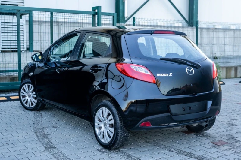 Mazda 2 1.4!! 75 к.с. Безупречна, снимка 4 - Автомобили и джипове - 52581949