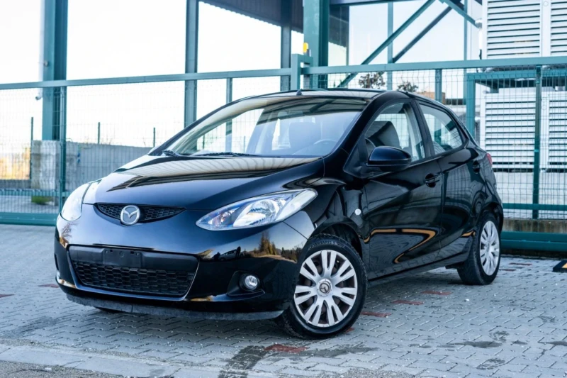 Mazda 2 1.4!! 75 к.с. Безупречна, снимка 5 - Автомобили и джипове - 52581949