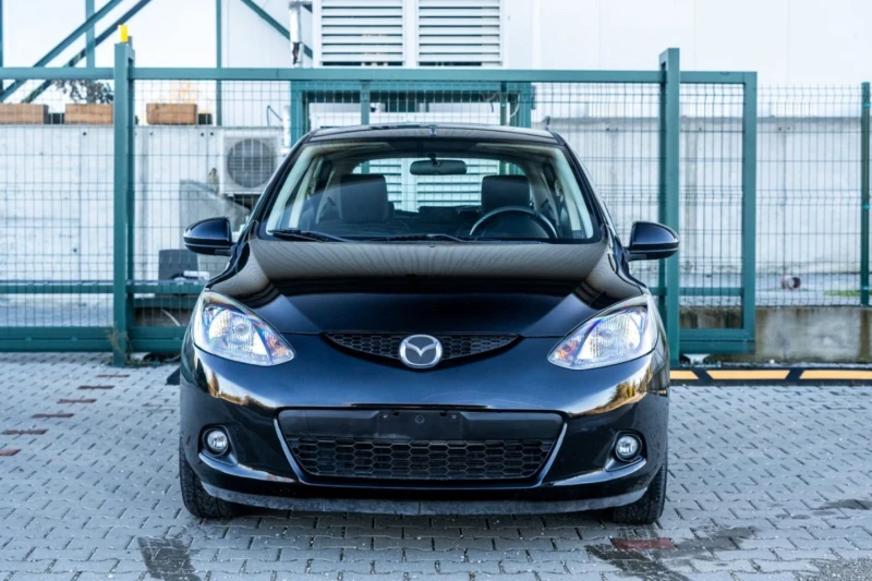 Mazda 2 1.4!! 75 к.с. Безупречна, снимка 6 - Автомобили и джипове - 52581949