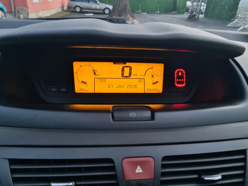 Citroen C4 Picasso 1.6 d 109 к.с. 2011 г. ЕВРО5, снимка 11 - Автомобили и джипове - 53059932