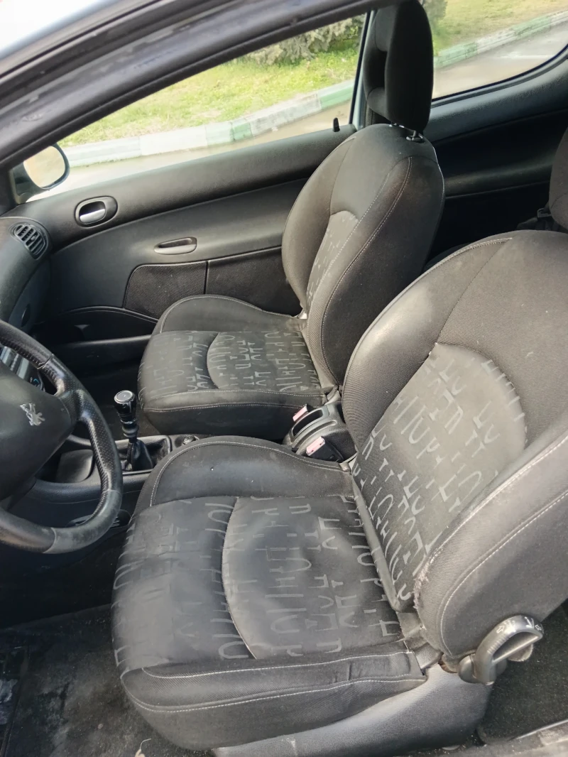 Peugeot 206 1.4i klimatik, снимка 14 - Автомобили и джипове - 53392810