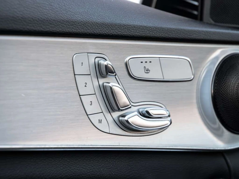 Mercedes-Benz C 300 * CARFAX * ЦЕНА ДО БГ, снимка 12 - Автомобили и джипове - 53444328