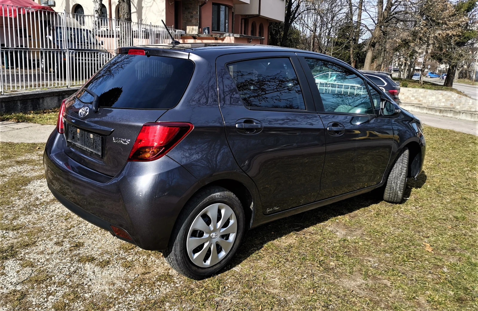 Toyota Yaris 1.0 VVTi - изображение 4