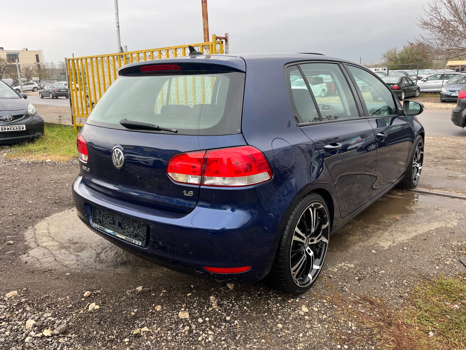 VW Golf 1.6 БЕНЗИН 102к.с - изображение 4