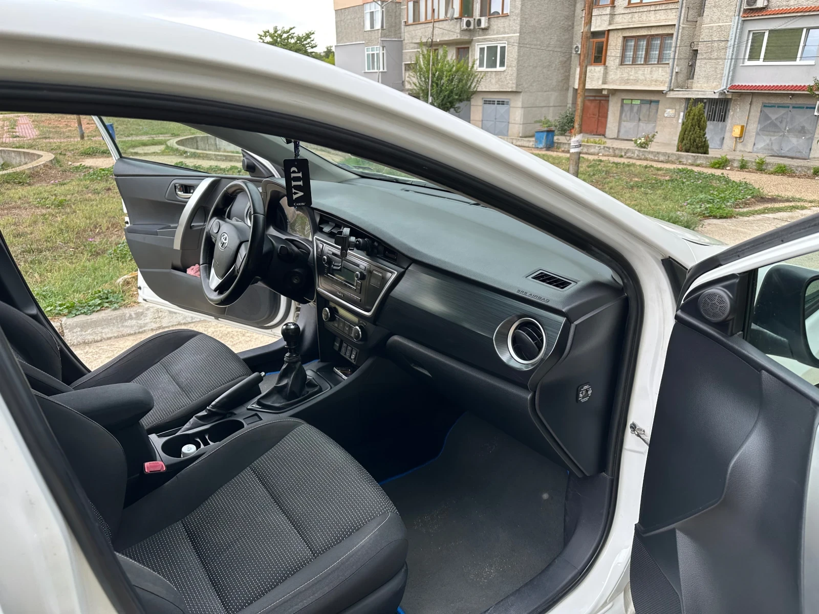 Toyota Auris 1.4 - изображение 10