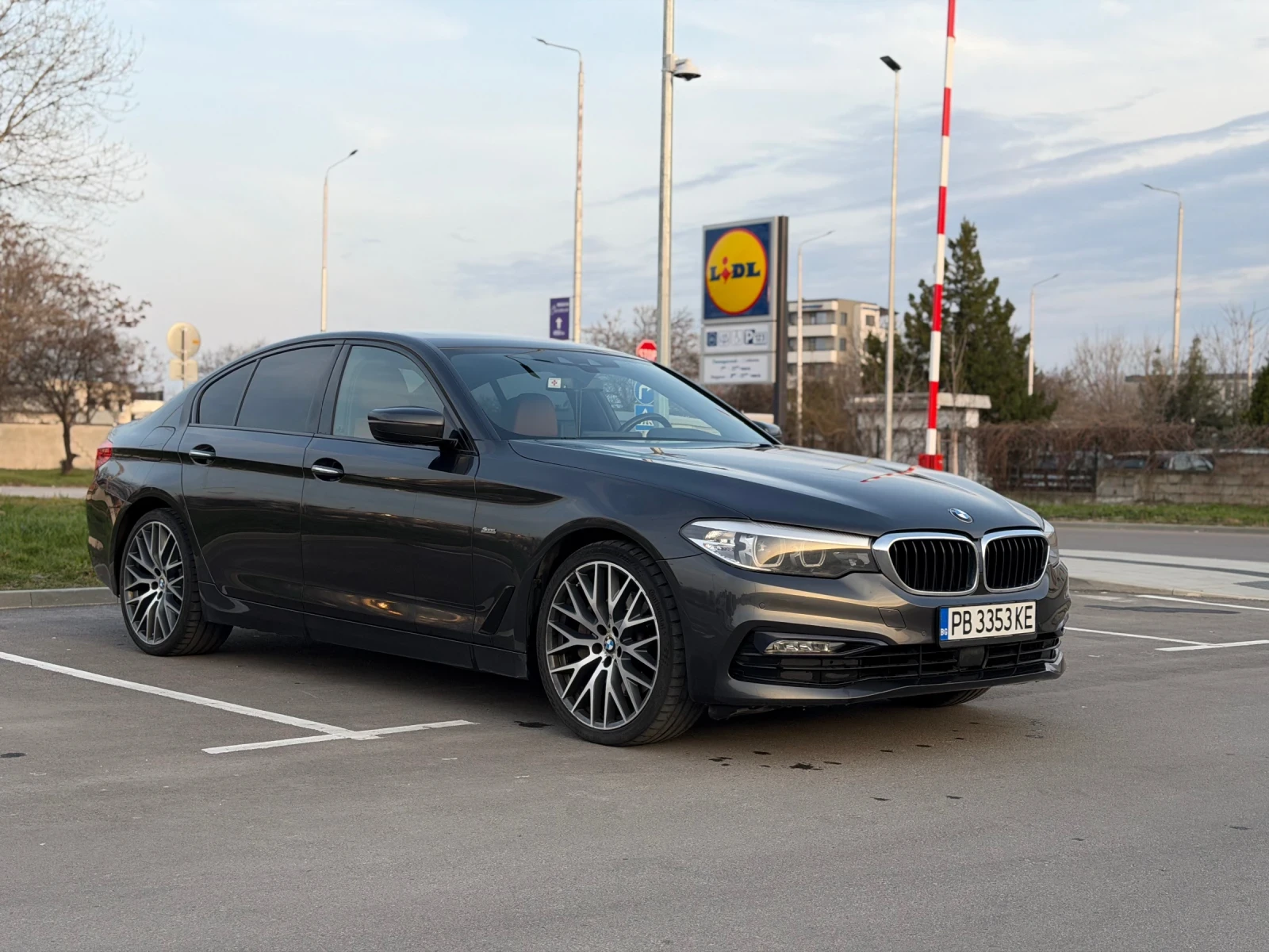 BMW 530, снимка 9 - Автомобили и джипове - 50209826
