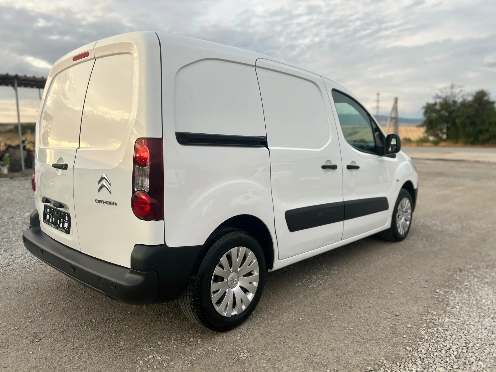 Citroen Berlingo 1.6HDI 90k.c. Euro 5/B  - изображение 3