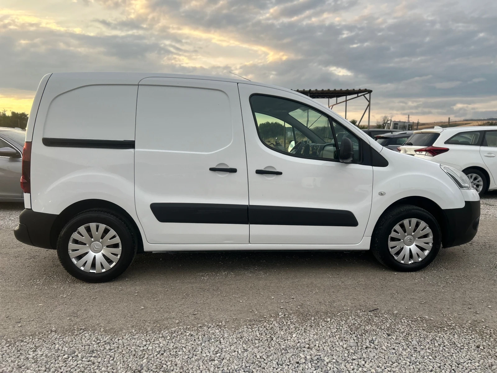 Citroen Berlingo 1.6HDI 90k.c. Euro 5/B  - изображение 5