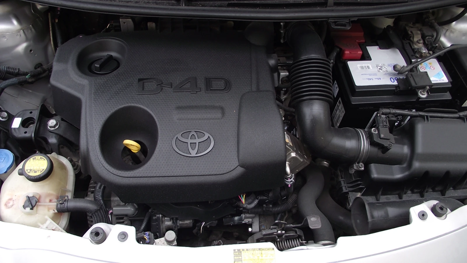 Toyota Yaris 1.4.d.90.k.c.6.speed.4.100 km. - изображение 9