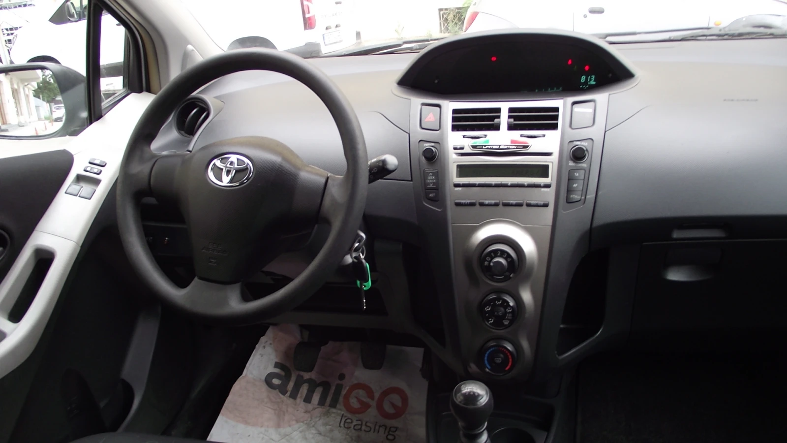 Toyota Yaris 1.4.d.90.k.c.6.speed.4.100 km. - изображение 10