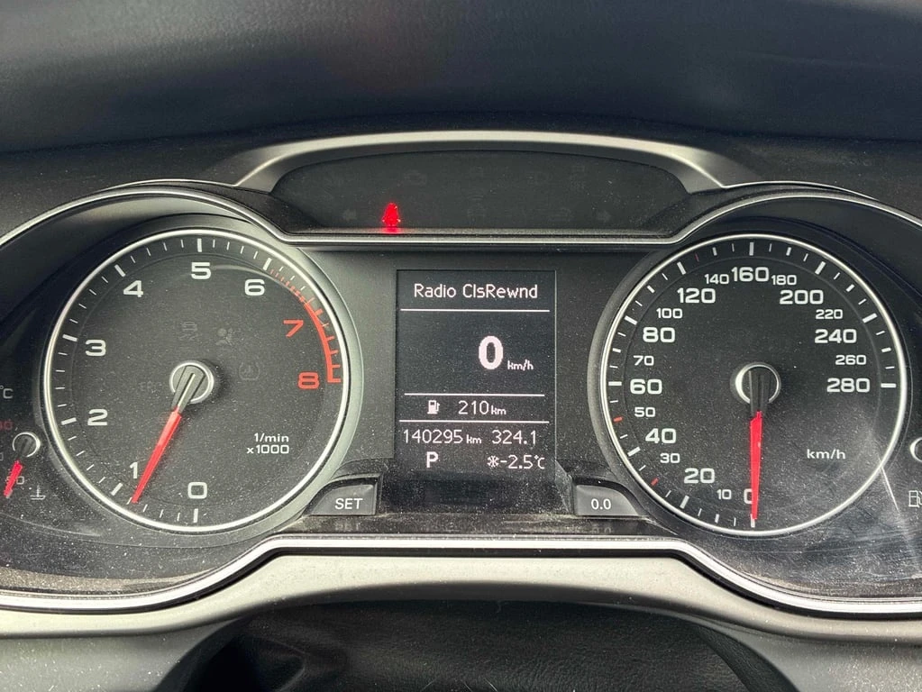 Audi A4 * 4dr Sdn Auto quattro * ФИНАНСИРАНЕ* КЛИП  - изображение 8