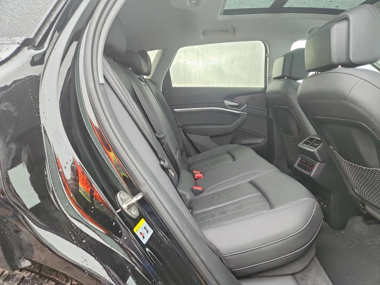 Audi E-Tron PREMIUM, снимка 10 - Автомобили и джипове - 54072393