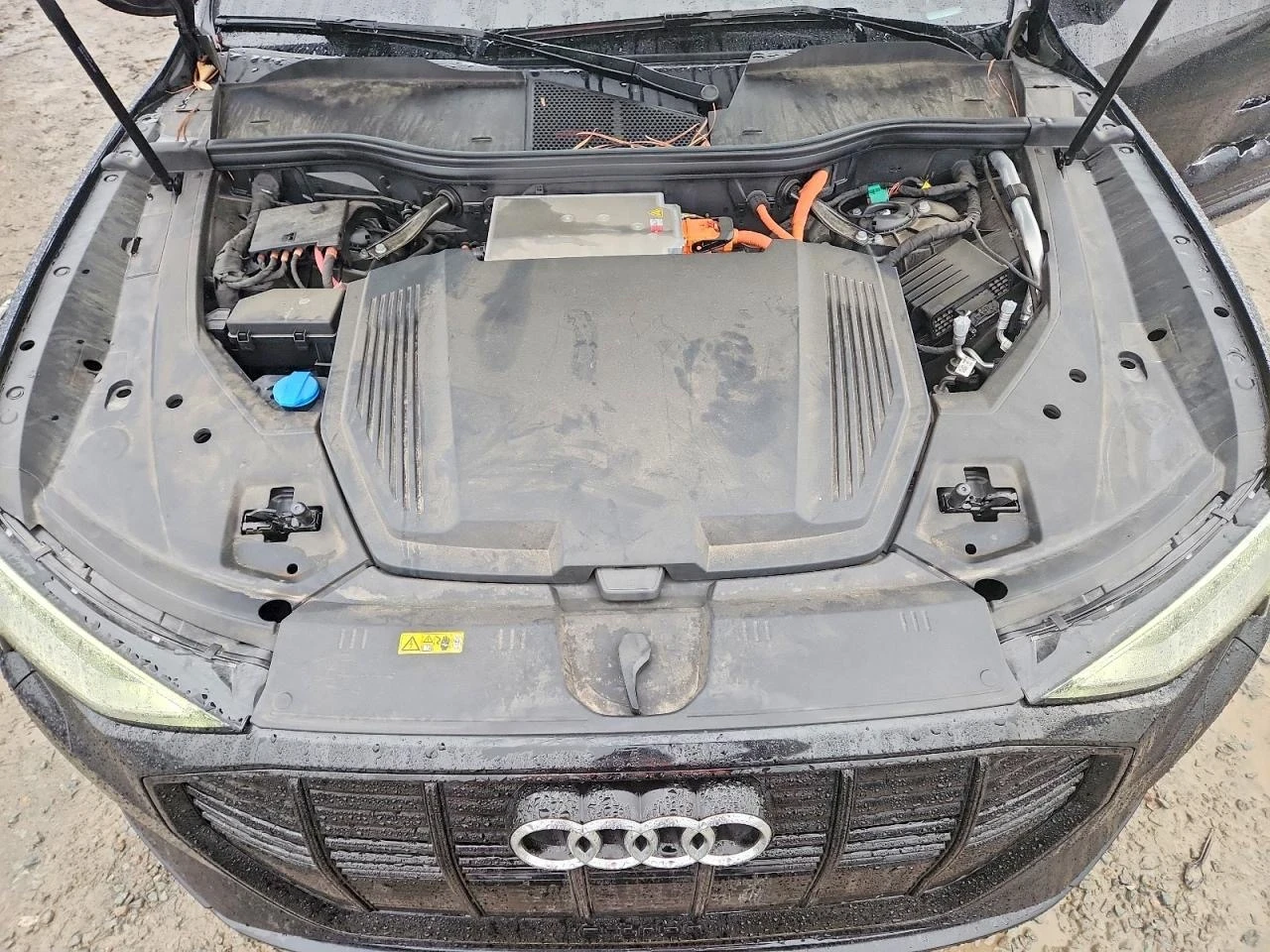 Audi E-Tron PREMIUM, снимка 12 - Автомобили и джипове - 54072393