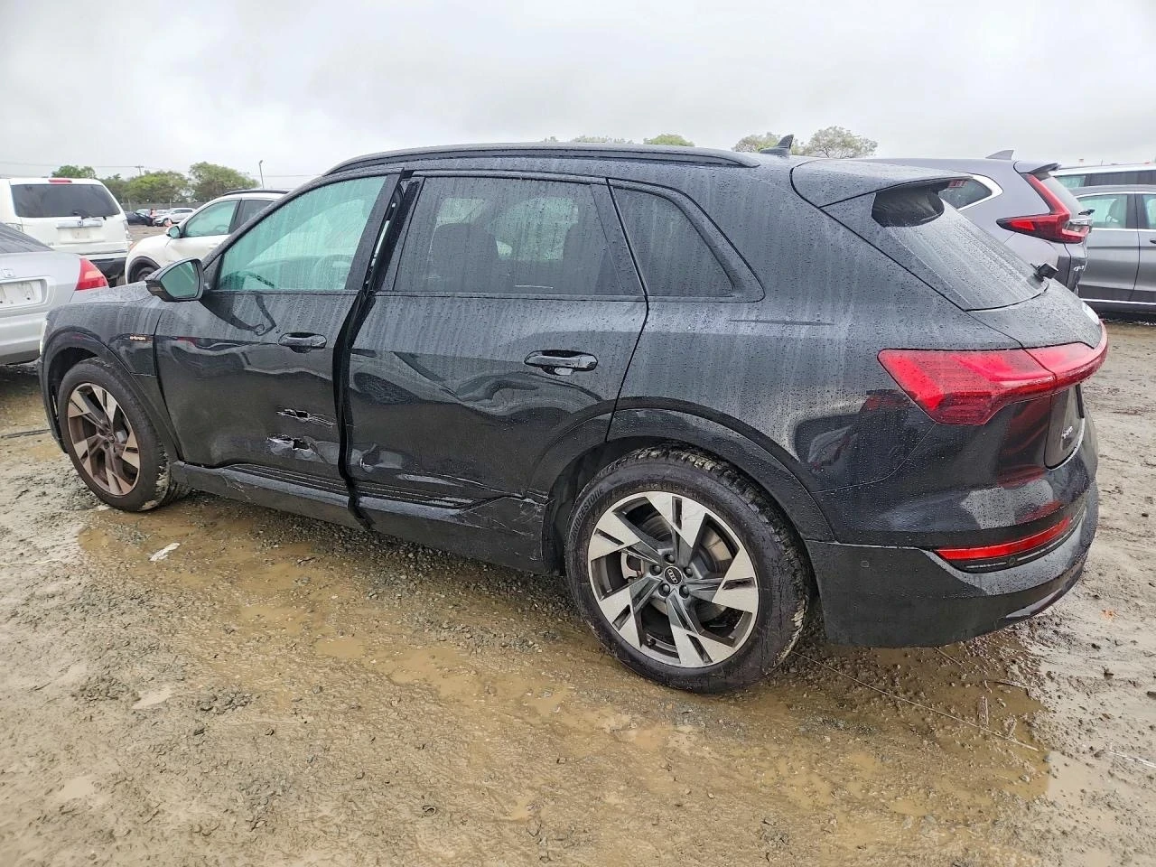 Audi E-Tron PREMIUM, снимка 6 - Автомобили и джипове - 54072393