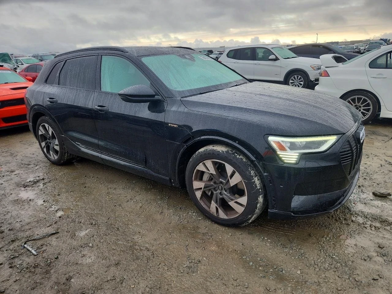 Audi E-Tron PREMIUM, снимка 3 - Автомобили и джипове - 54072393