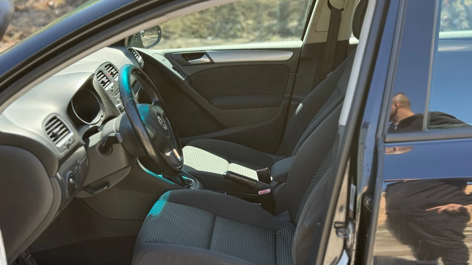 VW Golf 2.0TDI, снимка 9 - Автомобили и джипове - 54247912