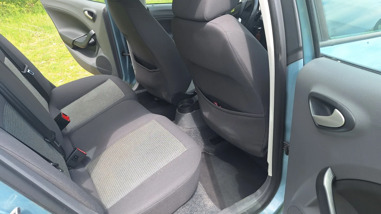 Seat Ibiza, снимка 8 - Автомобили и джипове - 54392045
