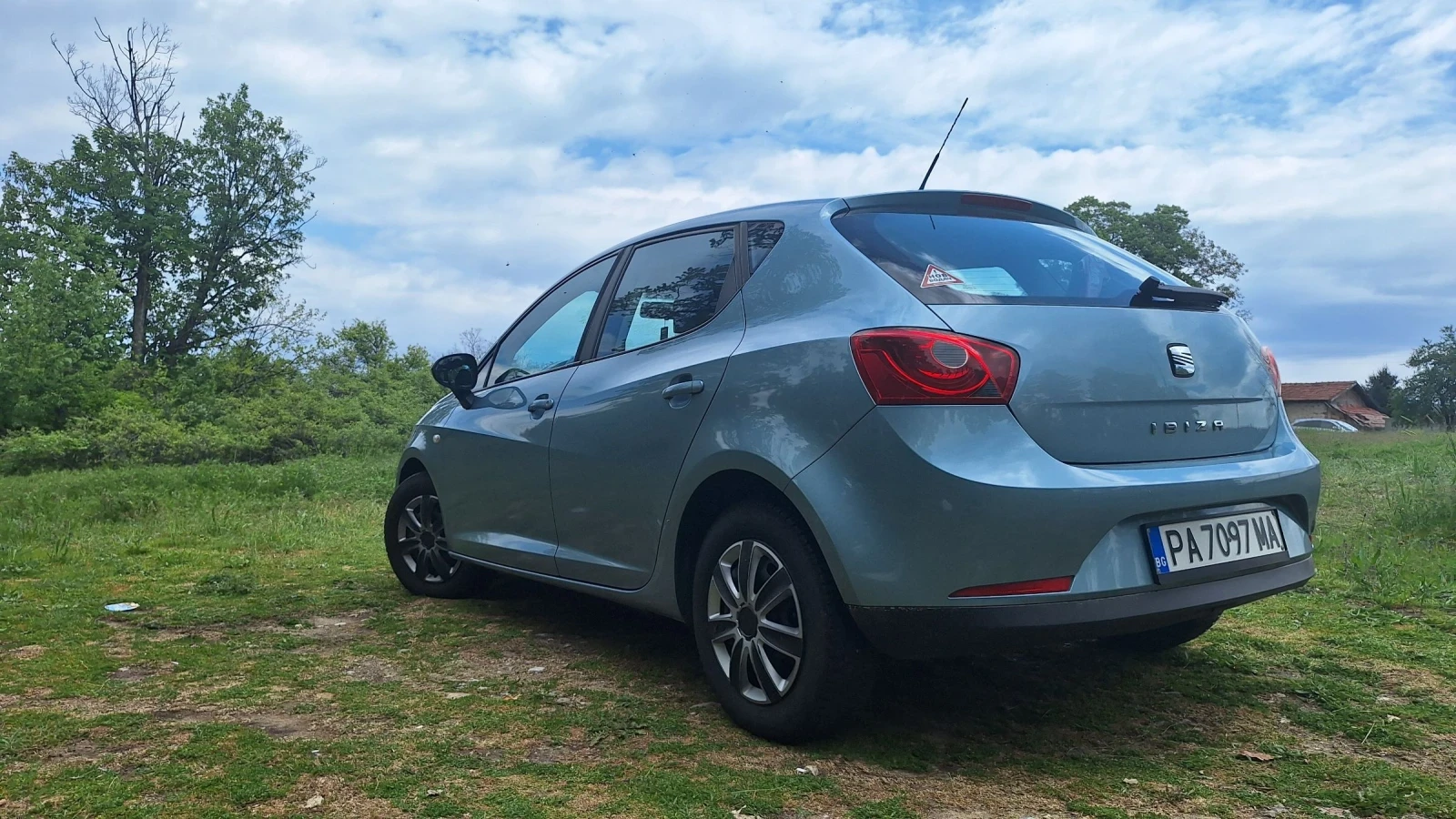 Seat Ibiza, снимка 2 - Автомобили и джипове - 54392045