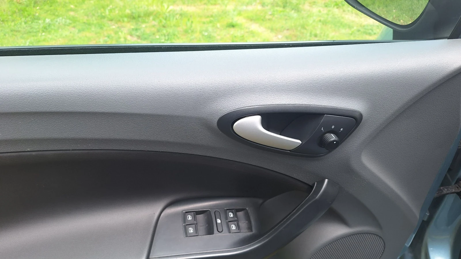 Seat Ibiza, снимка 11 - Автомобили и джипове - 54392045