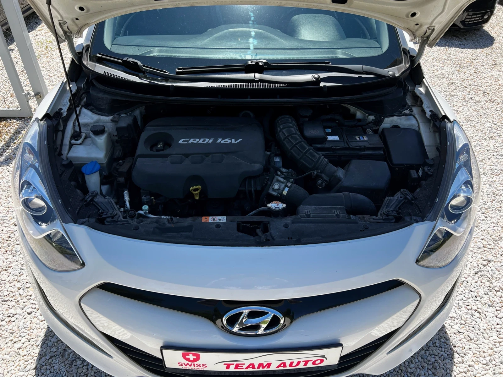 Hyundai I30 1.6 CRDI EURO-5 6-SPEED , снимка 17 - Автомобили и джипове - 54413288