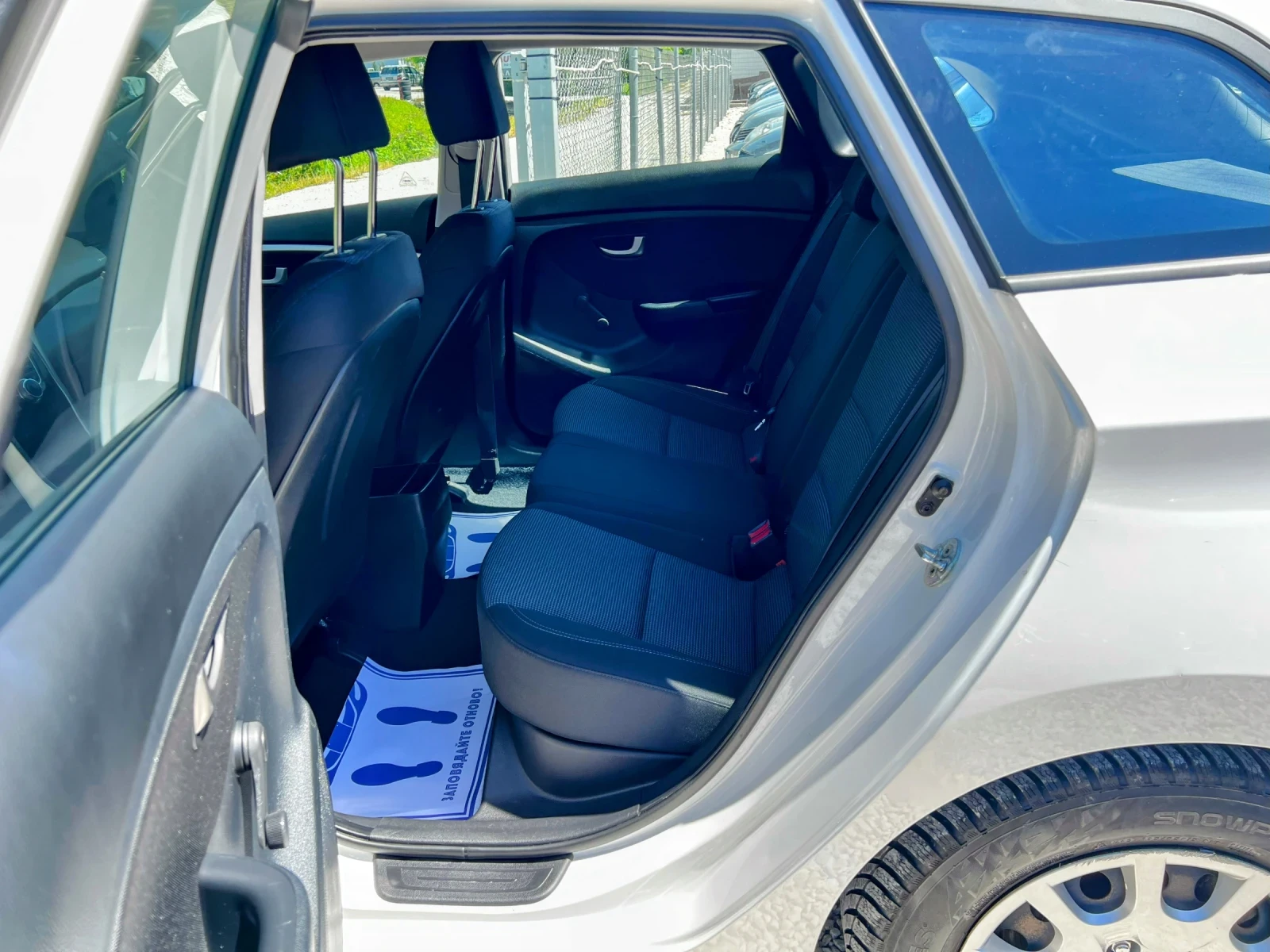 Hyundai I30 1.6 CRDI EURO-5 6-SPEED , снимка 13 - Автомобили и джипове - 54413288