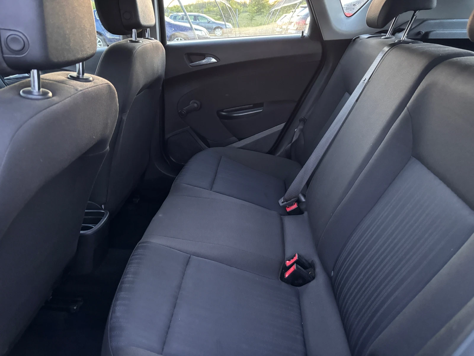 Opel Astra 1.4i, снимка 11 - Автомобили и джипове - 54435103