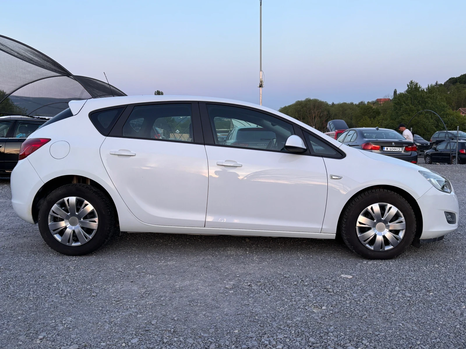 Opel Astra 1.4i, снимка 7 - Автомобили и джипове - 54435103