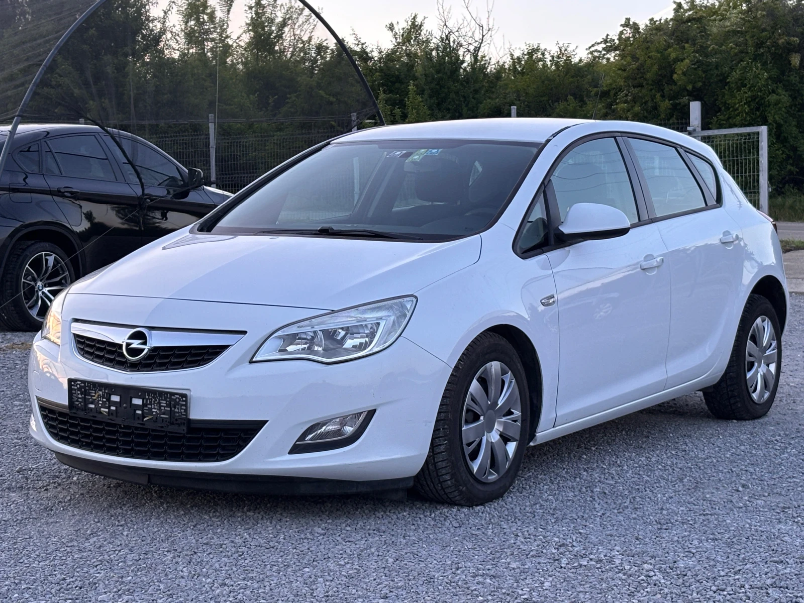 Opel Astra 1.4i, снимка 2 - Автомобили и джипове - 54435103