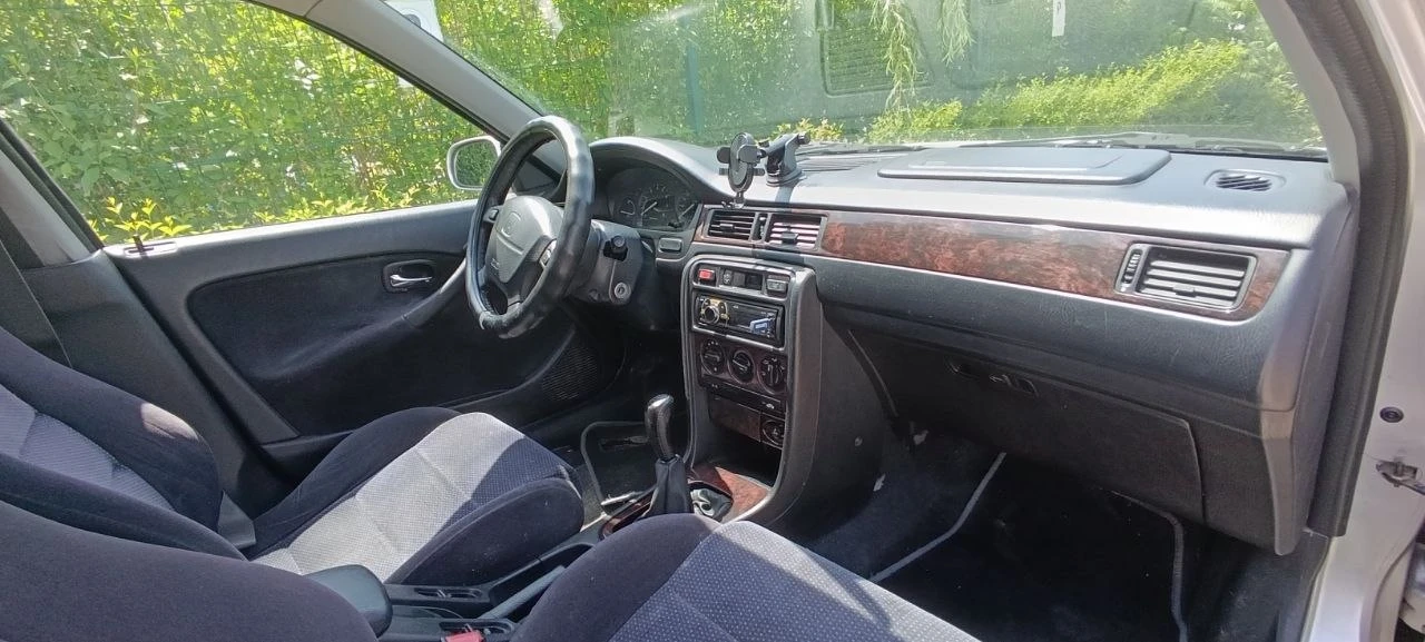 Honda Civic Aerodeck 1.4 90кс, снимка 12 - Автомобили и джипове - 54541777