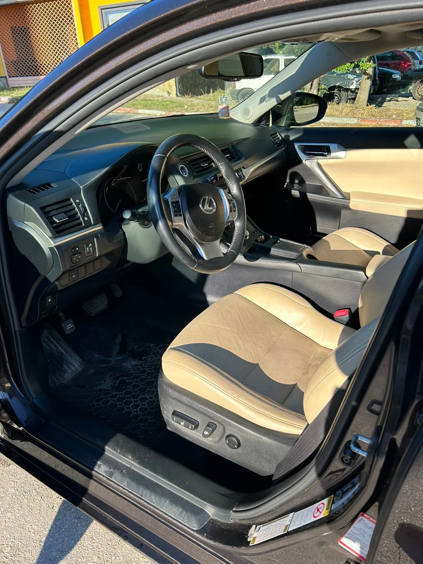 Lexus CT 200h, снимка 6 - Автомобили и джипове - 54789391
