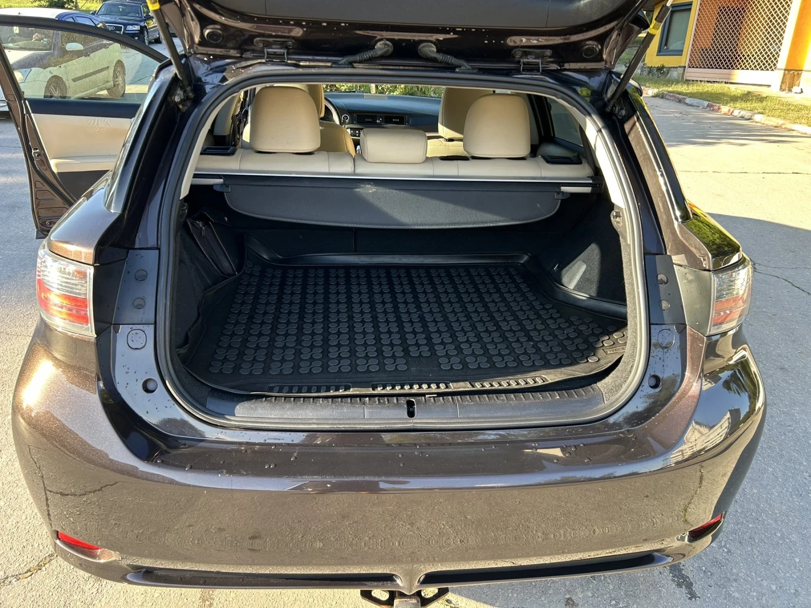 Lexus CT 200h, снимка 12 - Автомобили и джипове - 54789391