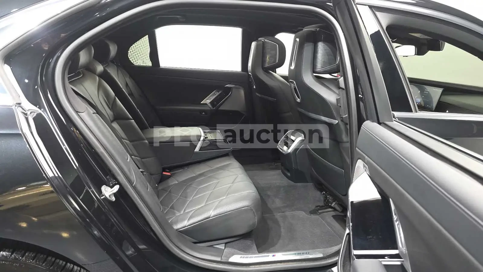 BMW 740 d xDrive M| 360| МАСАЖ| DIST| HUD| ВКЛ.ТЕХНОТЕСТ, снимка 13 - Автомобили и джипове - 55008440
