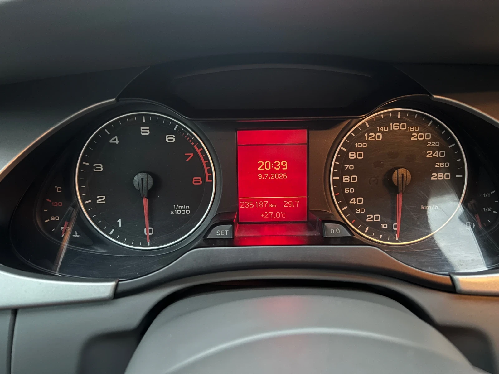 Audi A4 1.8 Т, снимка 4 - Автомобили и джипове - 55212344