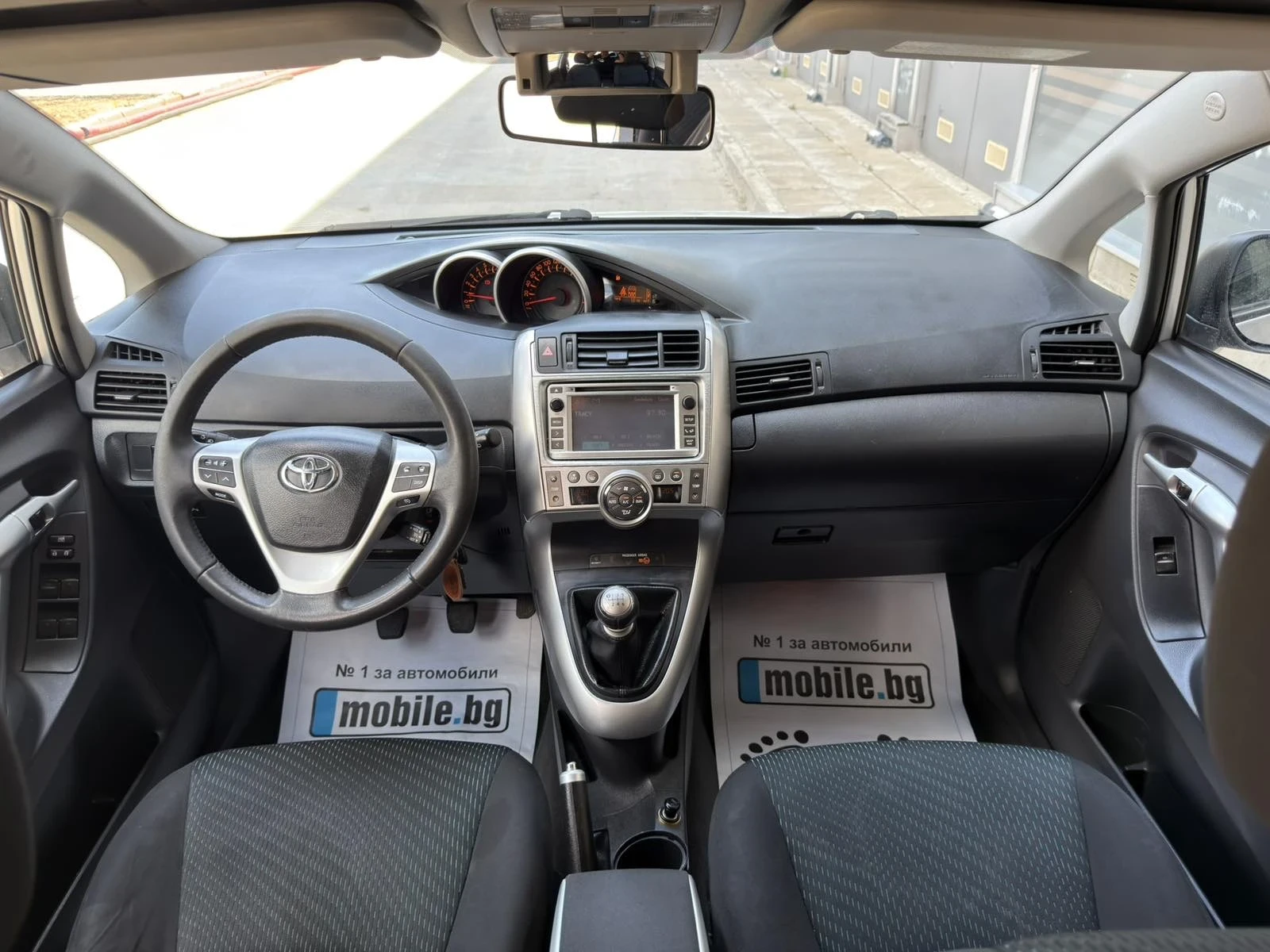 Toyota Verso 1.8 VVT-i, снимка 11 - Автомобили и джипове - 55232737