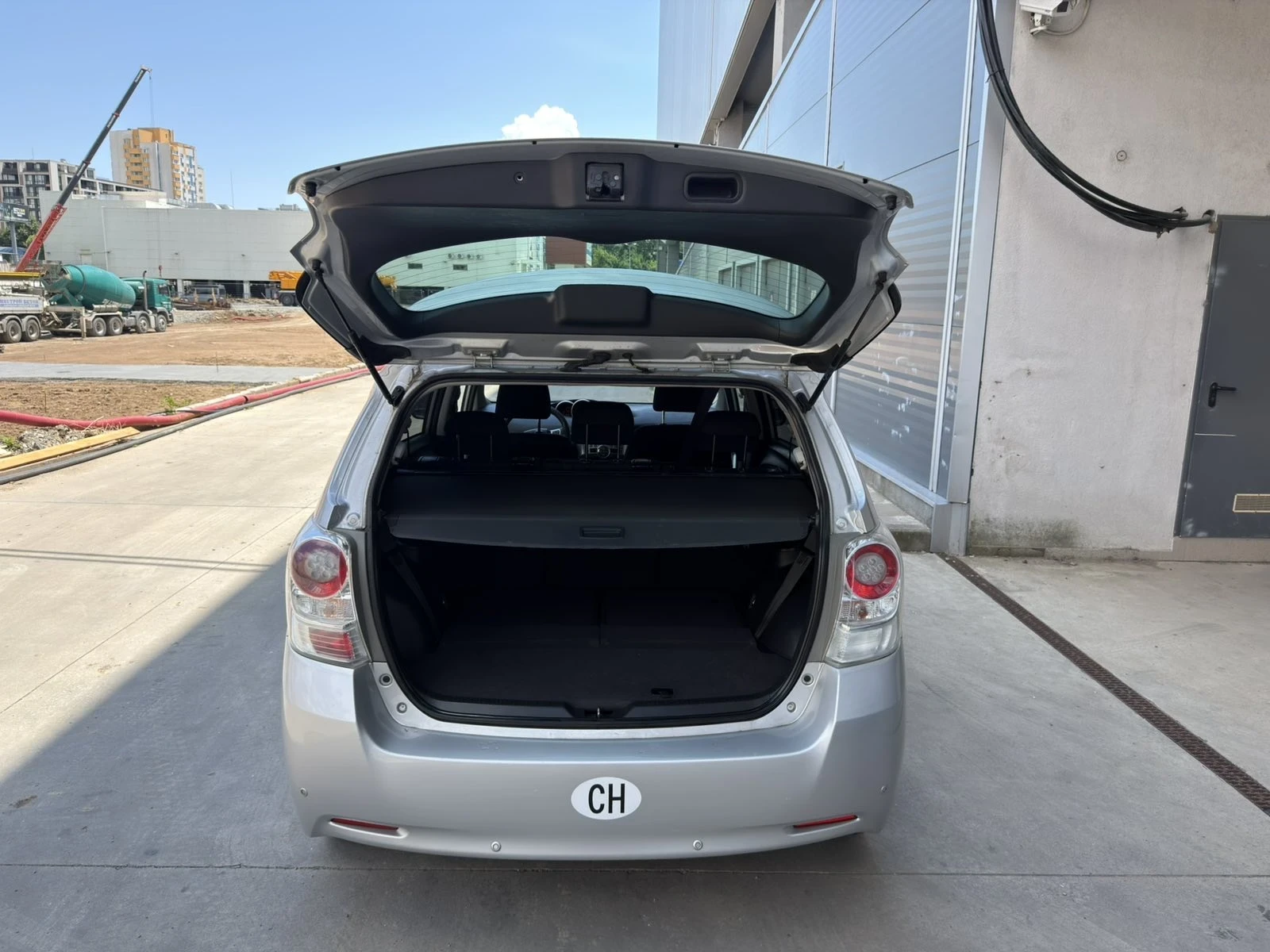 Toyota Verso 1.8 VVT-i, снимка 8 - Автомобили и джипове - 55232737
