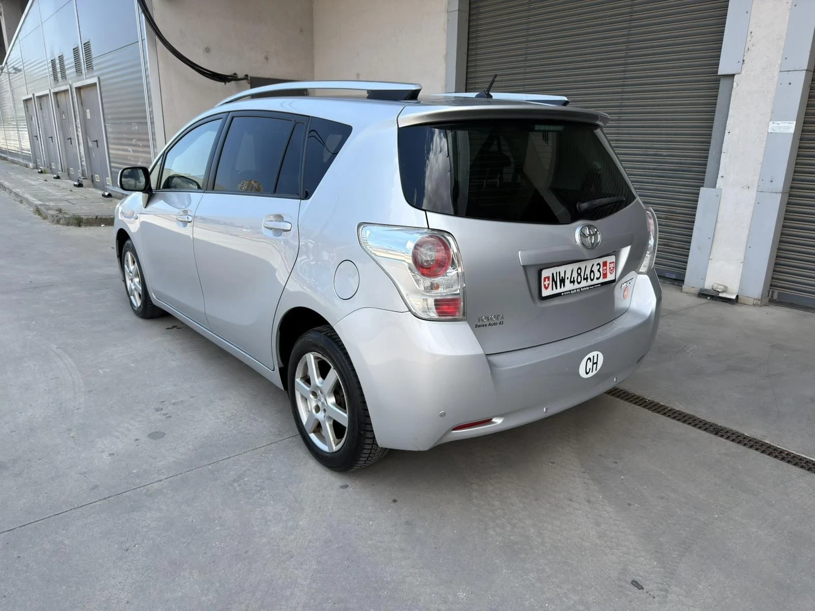 Toyota Verso 1.8 VVT-i, снимка 6 - Автомобили и джипове - 55232737