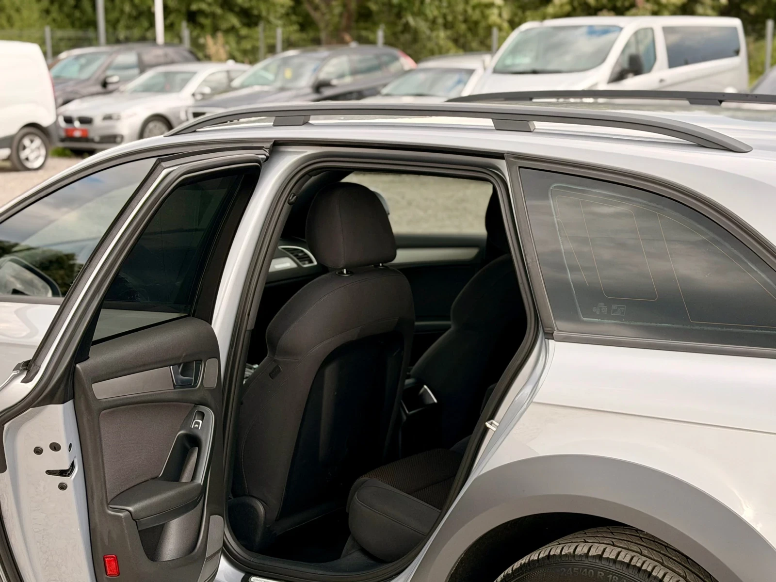 Audi A4 Allroad 2.0TDI Quattro * Distronic* * Bi-Xenon* * Navi* , снимка 10 - Автомобили и джипове - 55343137