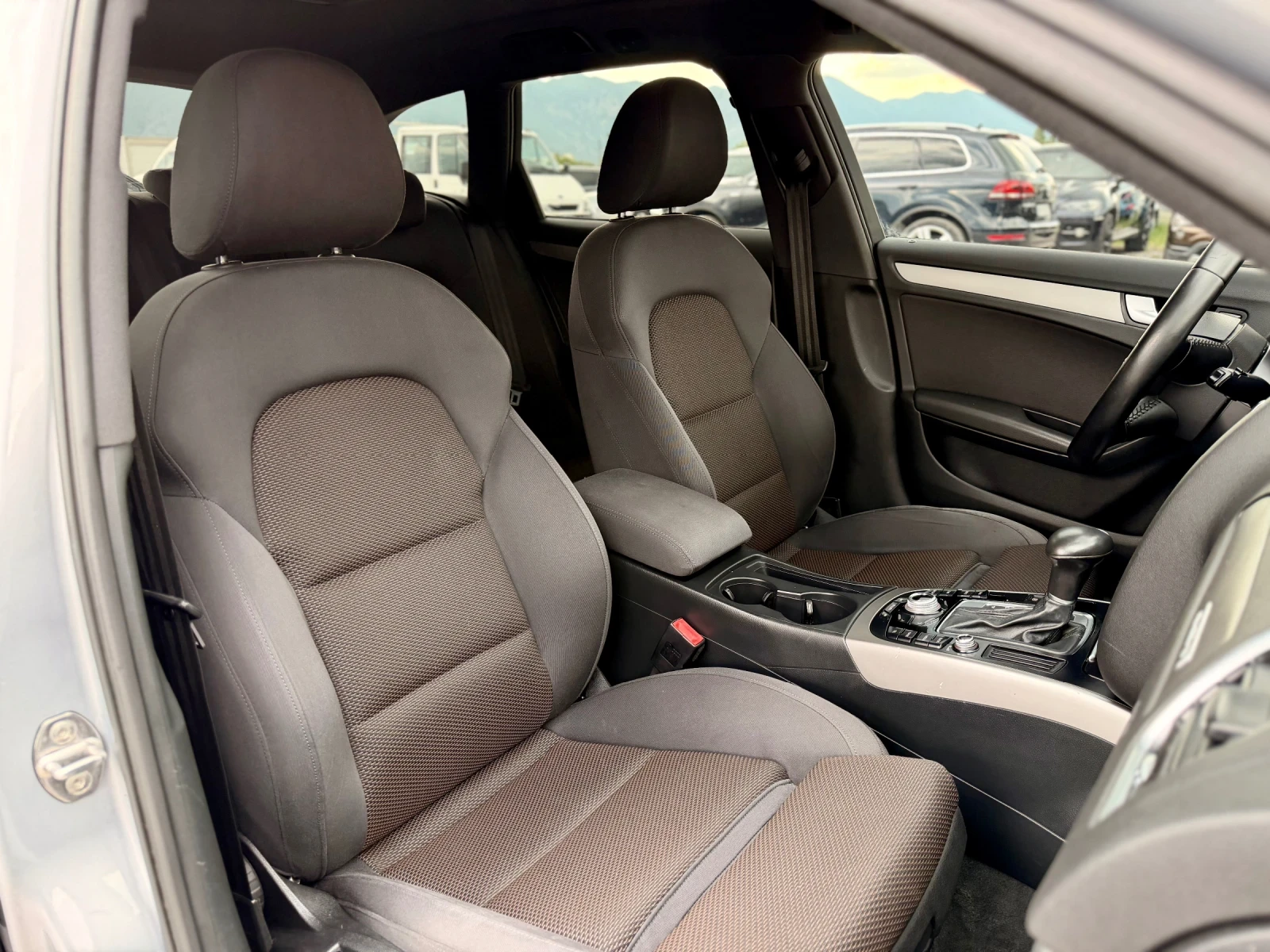 Audi A4 Allroad 2.0TDI Quattro * Distronic* * Bi-Xenon* * Navi* , снимка 14 - Автомобили и джипове - 55343137
