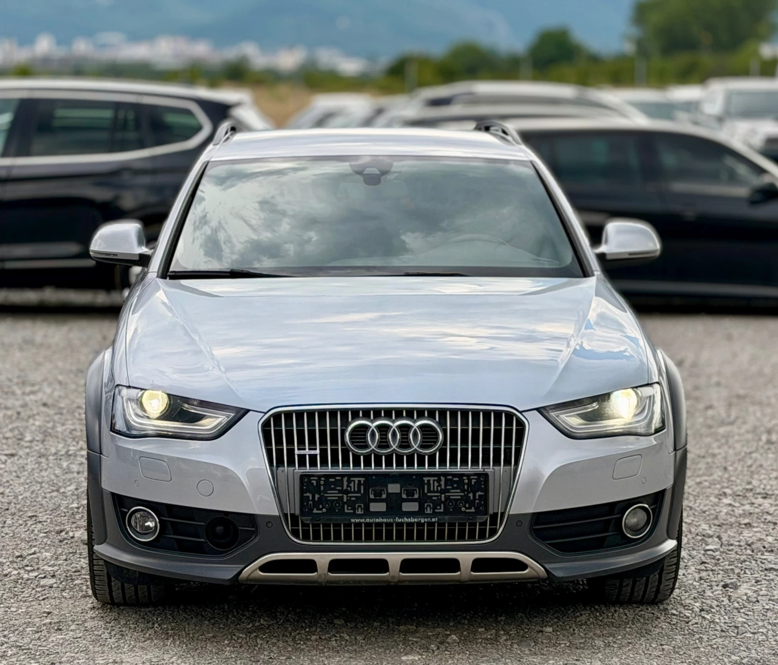 Audi A4 Allroad 2.0TDI Quattro * Distronic* * Bi-Xenon* * Navi* , снимка 2 - Автомобили и джипове - 55343137