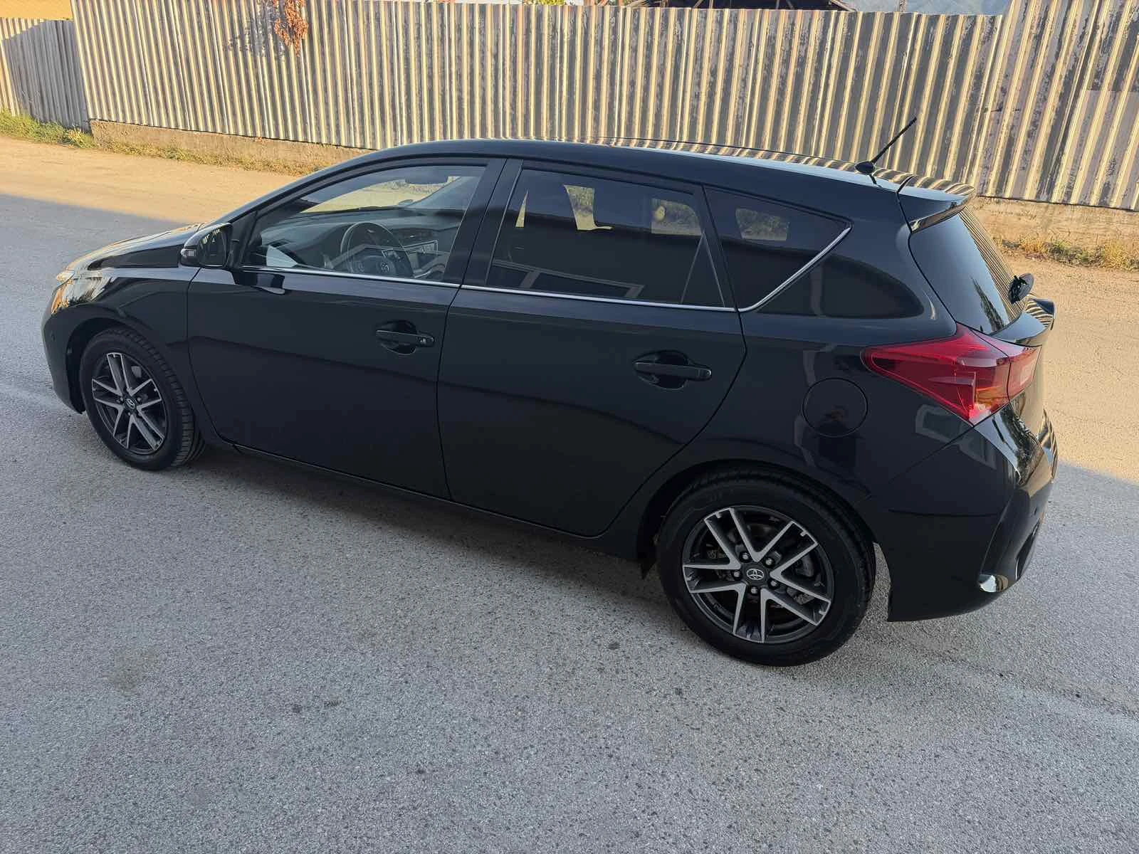 Toyota Auris 2.0D4D 167000км ГАРАНЦИЯ, снимка 2 - Автомобили и джипове - 55837747