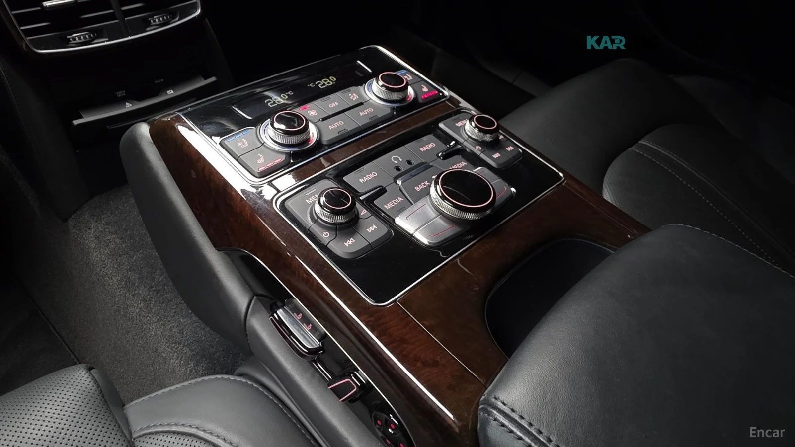 Audi A8 4.2 TDI LWB* QUATRRO* PANO* ПОДГР.* ОБДУХВ* НАВИ* , снимка 17 - Автомобили и джипове - 55892354