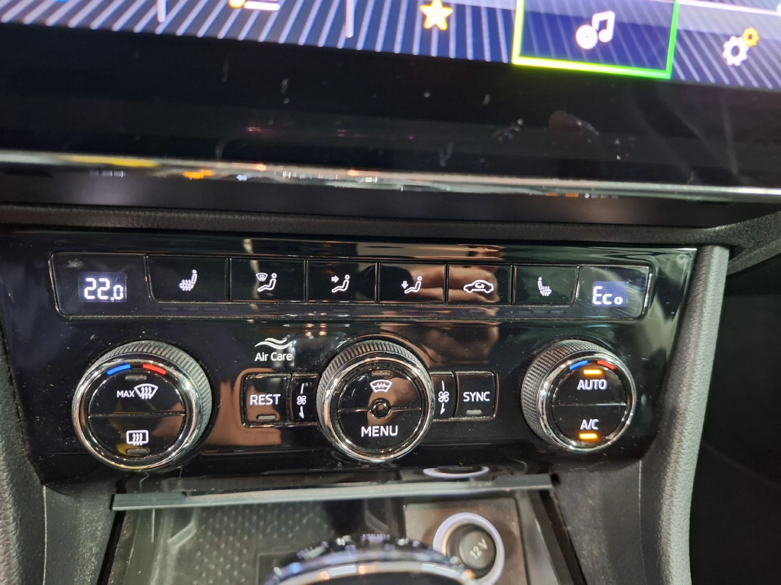 Skoda Superb Combi 1.4 TSI iV 160kW DSG6 Navi Leather, снимка 13 - Автомобили и джипове - 56124386